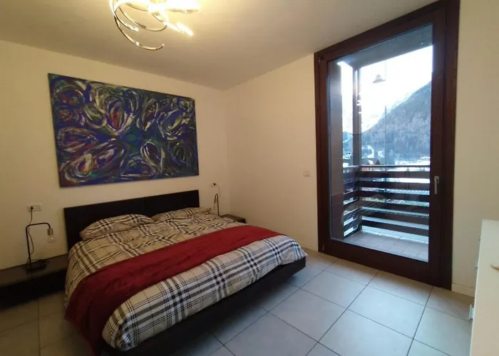 Adamello Peak شقة