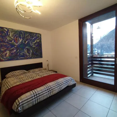 Adamello Peak Apartamento